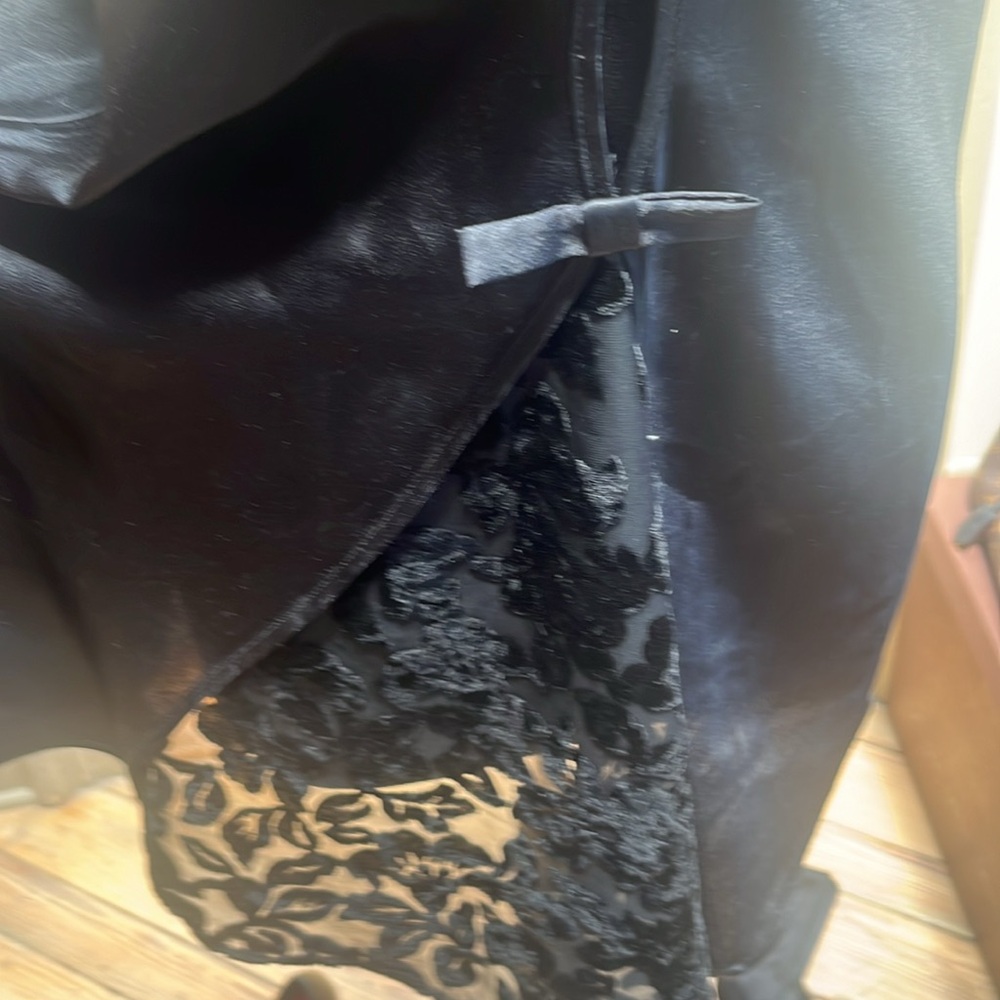 Valentino night silk and velvet sleep gown - Picture 2 of 7